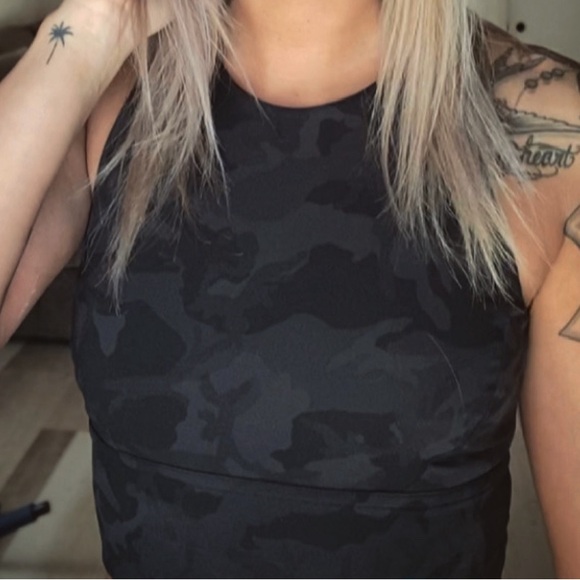 Lululemon Stronger as one - Picture 4 of 4